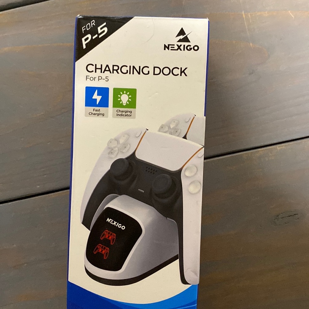 PlayStation 5 charging dock by nexigo(555/1)